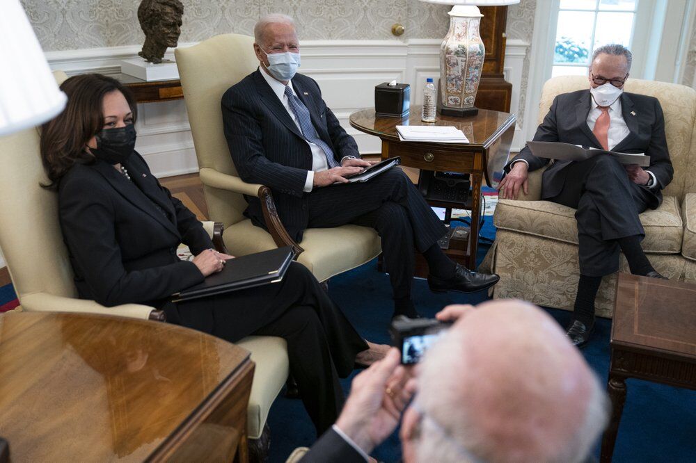 BIDEN - OVAL OFFICE - SENATORS - AP 2-3-2021 2.jpeg